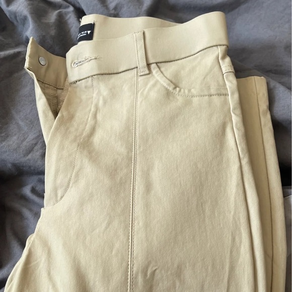 Coated High Waisted Leggings - Picture 9 of 10